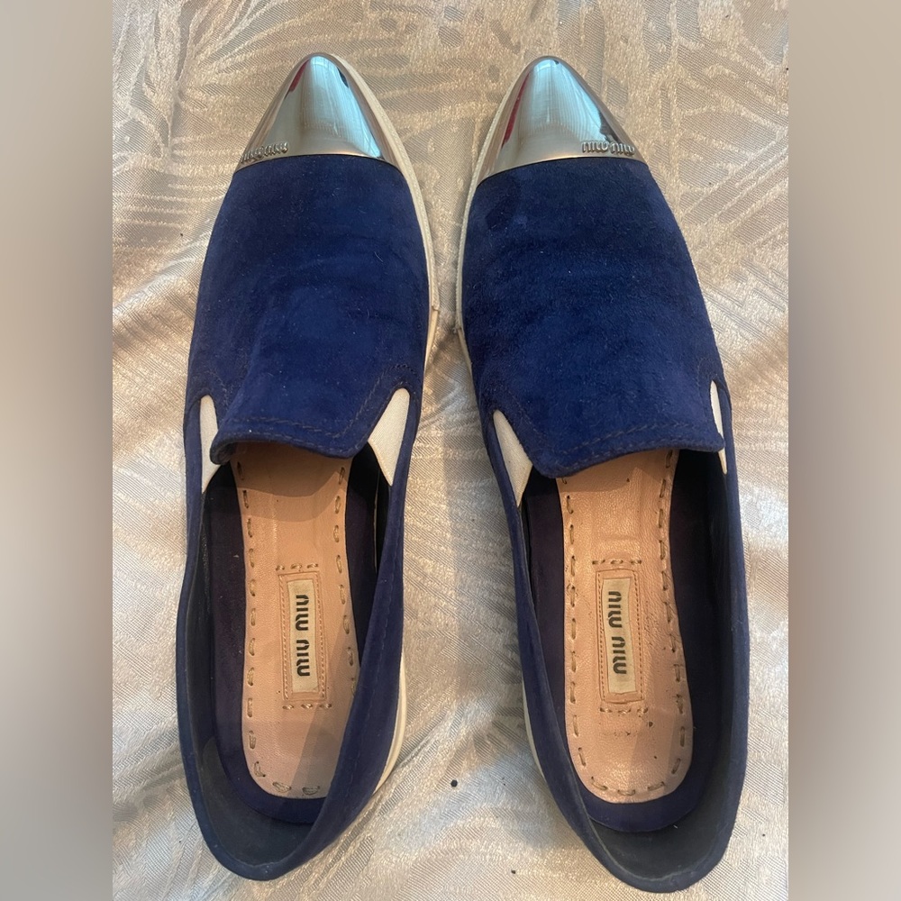 Miu Miu blue suede flat slip with metallic pointy toe